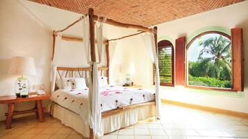 1 غرفة نوم وأغطية فراش متميزة وألحفة محشوة بالريش وميني بار