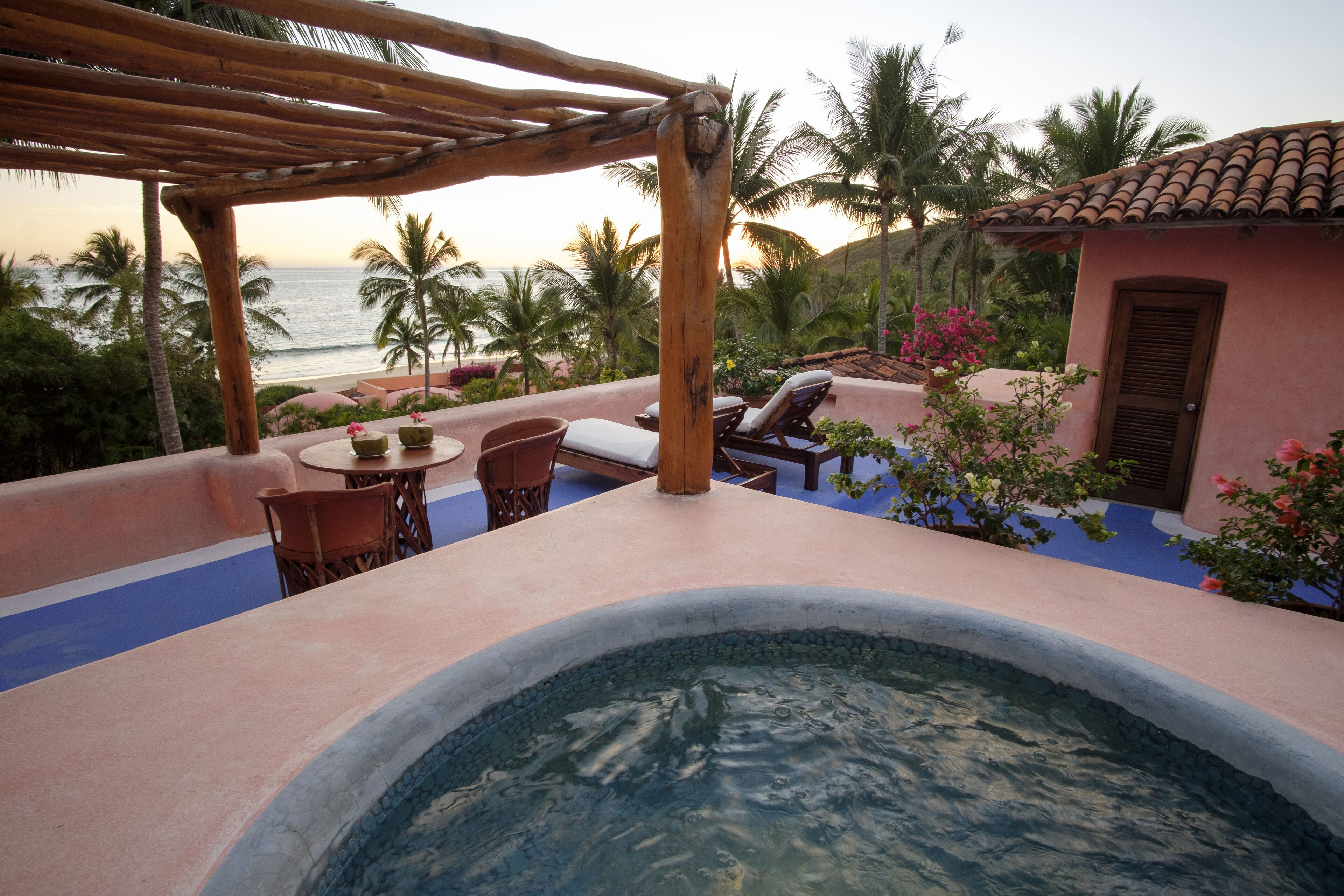 Master Suite, Ocean View | Ropa de cama de alta calidad, edredón y minibar 