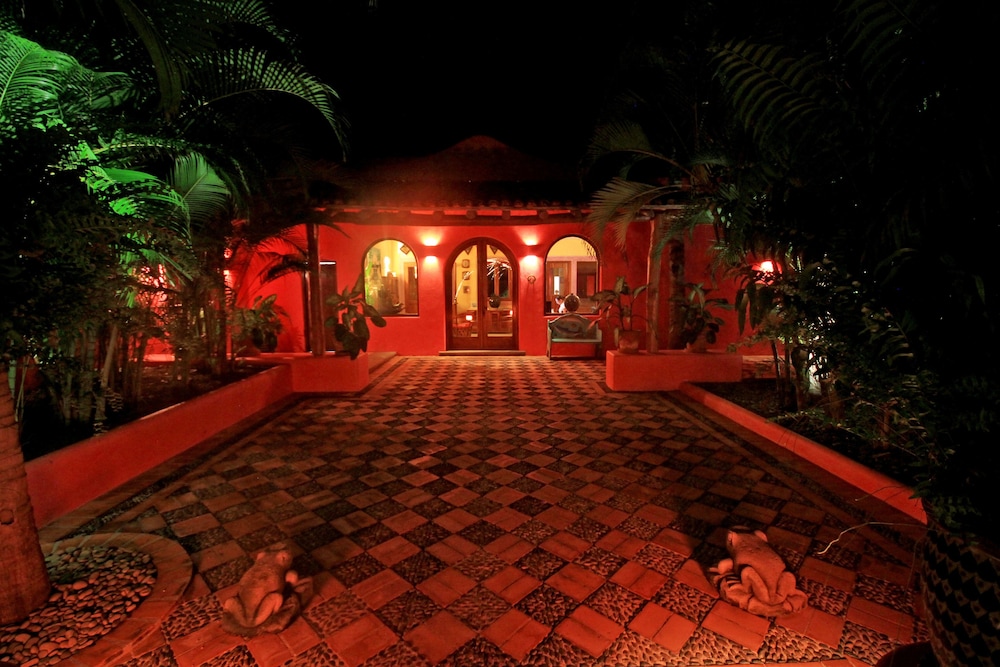 Las Alamandas by null