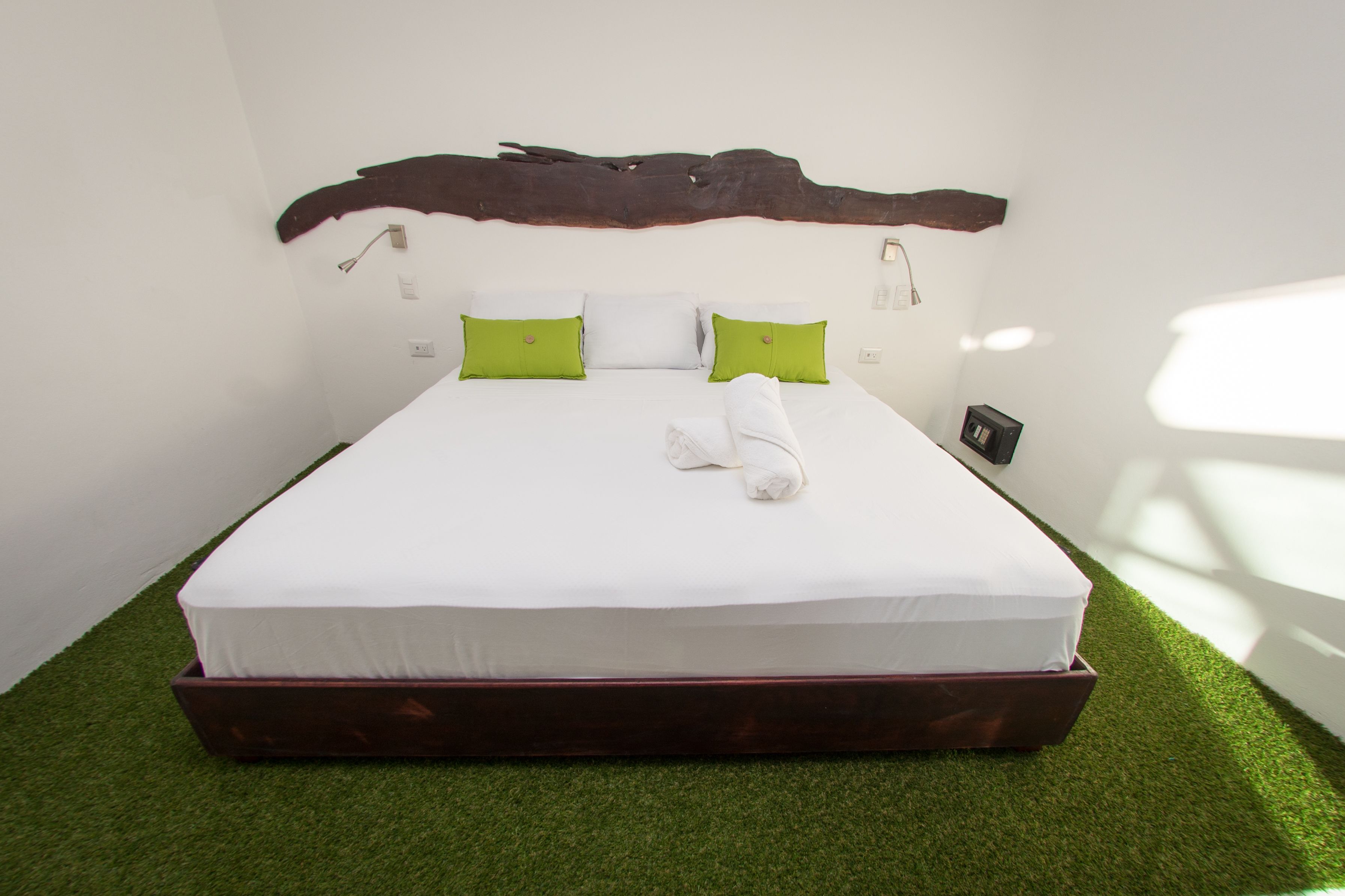 king suite & balcony | in-room safe, iron/ironing board, free wifi, bed sheets