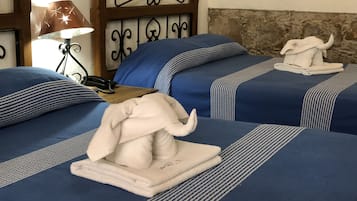 Double Room, 1 King Bed | 1 bedroom, iron/ironing board, free WiFi, bed sheets