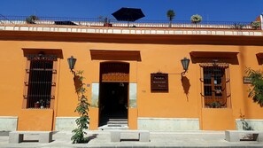 Mặt tiền nơi lưu trú