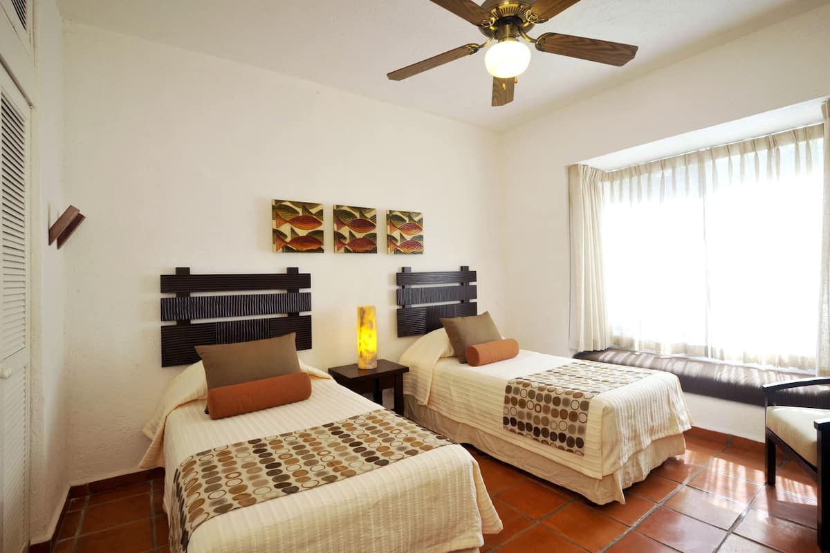 2 bedrooms, in-room safe, soundproofing, free WiFi