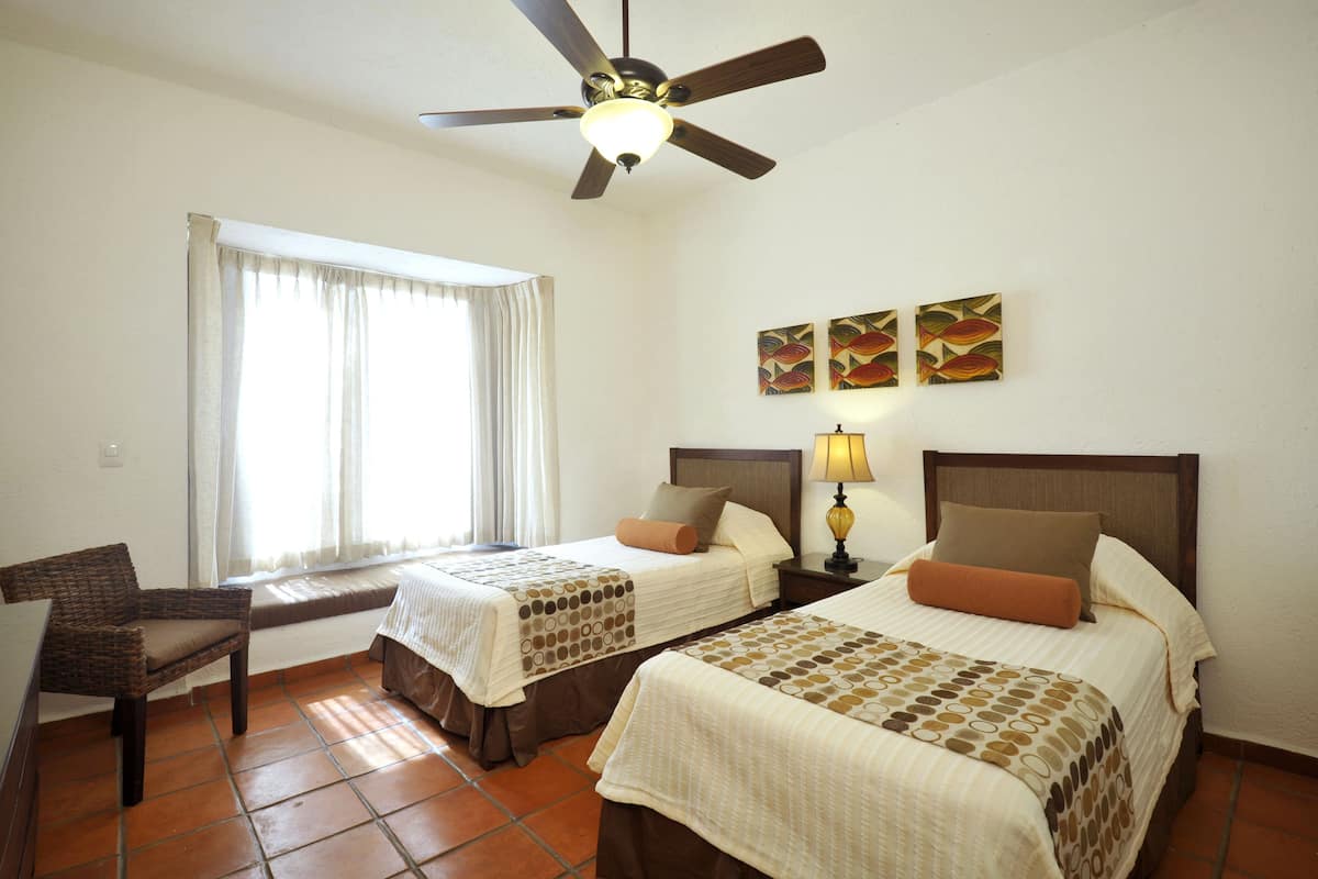 2 bedrooms, in-room safe, soundproofing, free WiFi