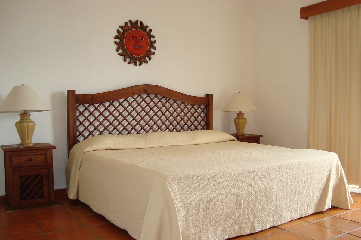 2 bedrooms, in-room safe, soundproofing, free WiFi
