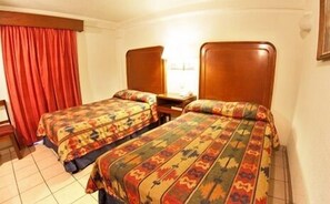 Dobbeltrom, 2 dobbeltsenger | Strykejern/-brett, ekstrasenger (inkludert) og wi-fi (inkludert)