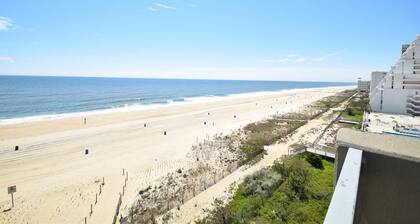 Century I 702 2 Bedroom Condo by RedAwning