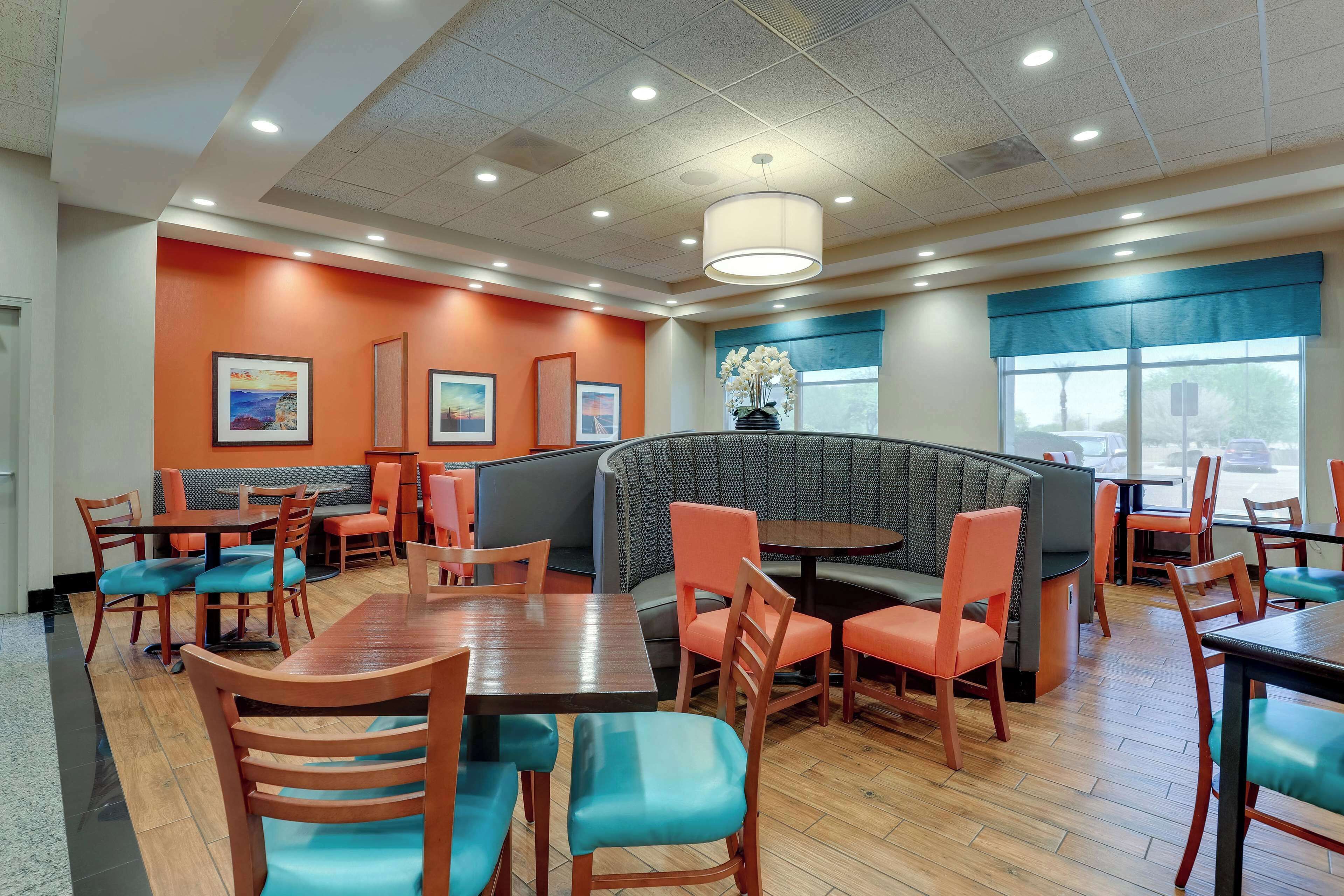 Bao gồm bữa sáng buffet hàng ngày 
