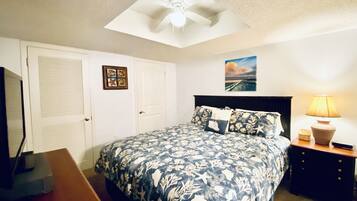 Condo, 1 Bedroom, Balcony, Beachfront (1.5 Bathrooms) | 1 bedroom, individually decorated, individually furnished