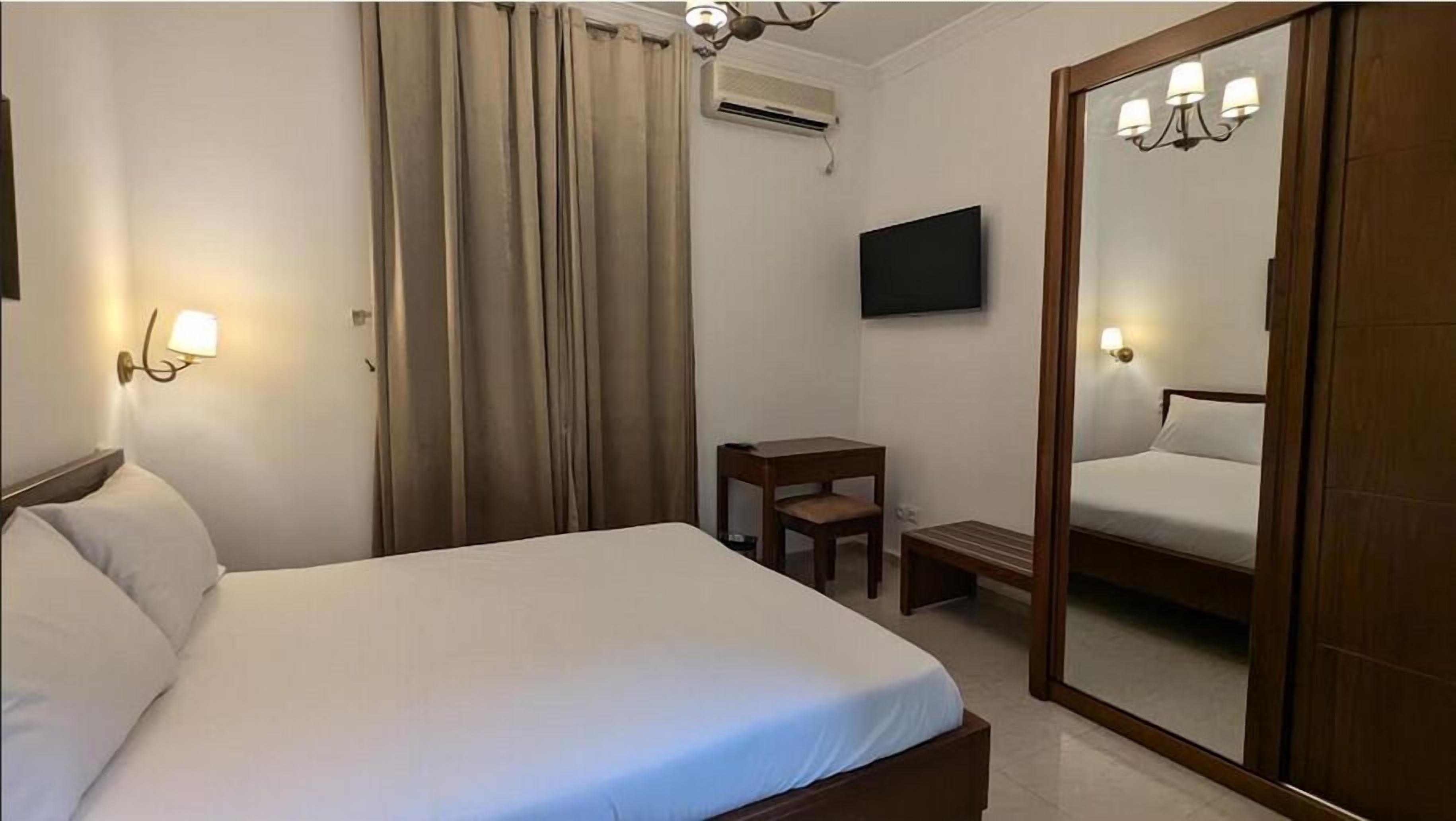 standard single room, 1 single bed | minibar, in-room safe, desk, blackout curtains