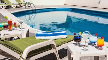 Outdoor pool, pool loungers
