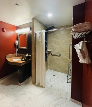Room, 1 Queen Bed, Non Smoking | Bathroom | Shower, free toiletries, hair dryer, towels
