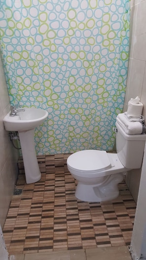 Vila luxo, 5 quartos, para fumantes, vista para a piscina | Banheiro | Chuveiro, secador de cabelo