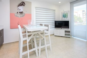 Deluxe Apartment, 2 Bedrooms | In-room dining - Horizonte 34 by Playa Moments (Playa del Carmen)