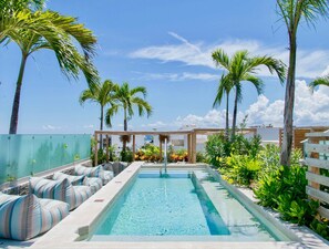 Outdoor pool, pool loungers