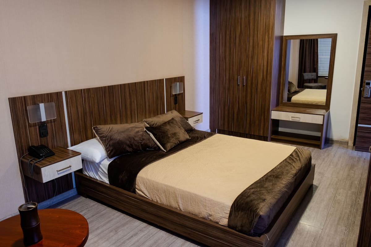 1 habitación, ropa de cama hipoalergénica y minibar