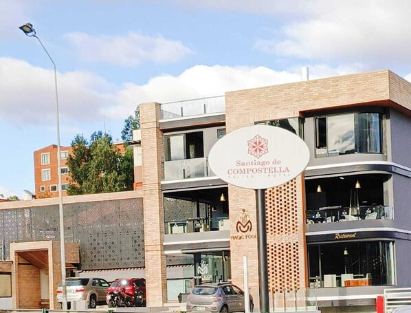Front of property - Hotel Santiago de Compostella Suites (Cuenca)