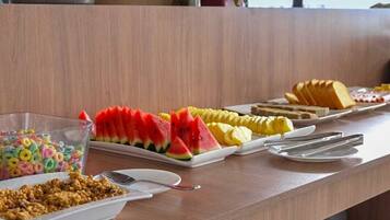 Free daily continental breakfast