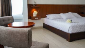Suite | 1 bedroom, hypo-allergenic bedding, minibar, in-room safe