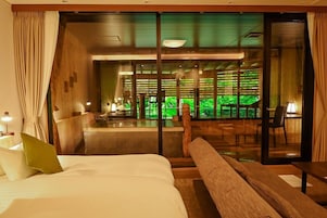 Caja de seguridad en la habitación y cortinas blackout 