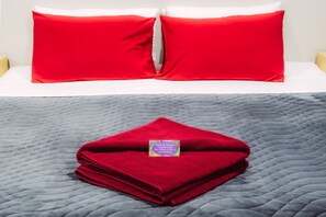Minibar, sistema de insonorización, wifi gratis y ropa de cama