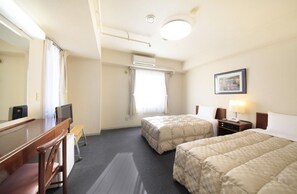 書桌、筆電工作空間、遮光布/窗簾、熨斗/熨衣板