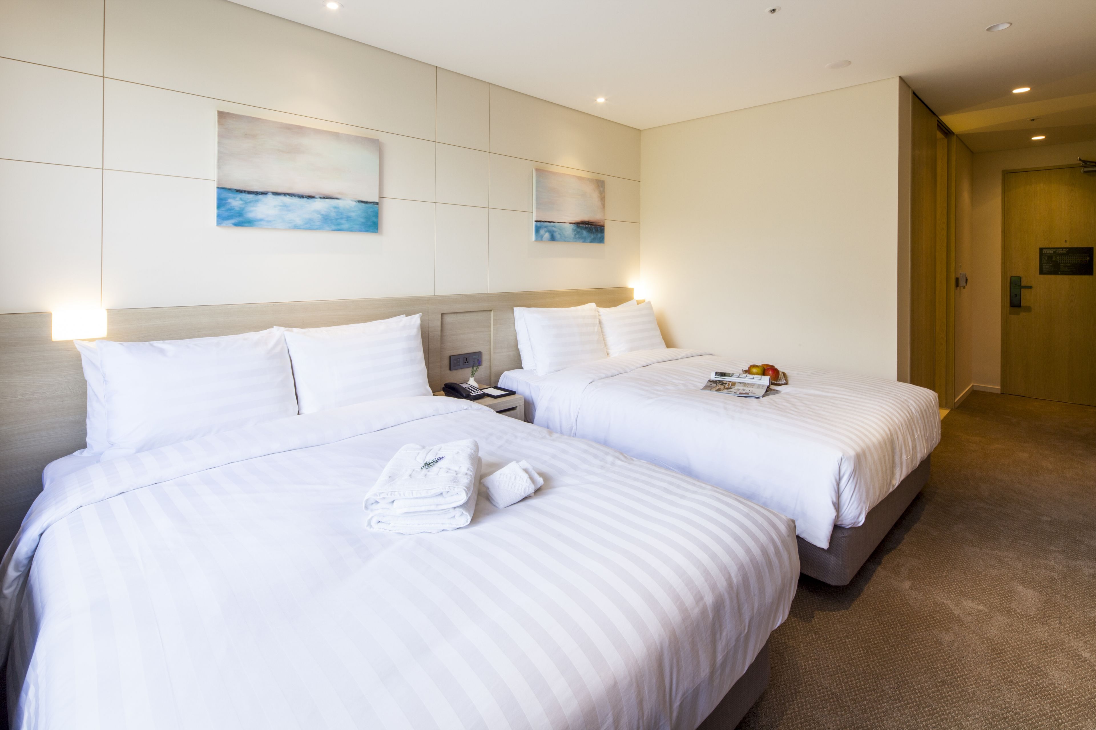 family room (deluxe) | 1 bedroom, premium bedding, in-room safe, free wifi