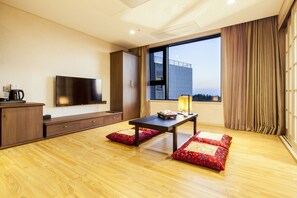 Living area - Hotel The Born Jeju (Seogwipo)
