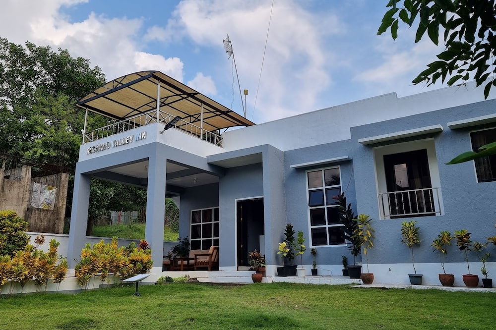 Ricardo Valley Inn