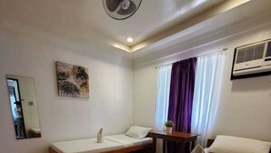 Kamar Standar, kamar mandi umum (Twin) | Meja kerja dan Wi-Fi gratis