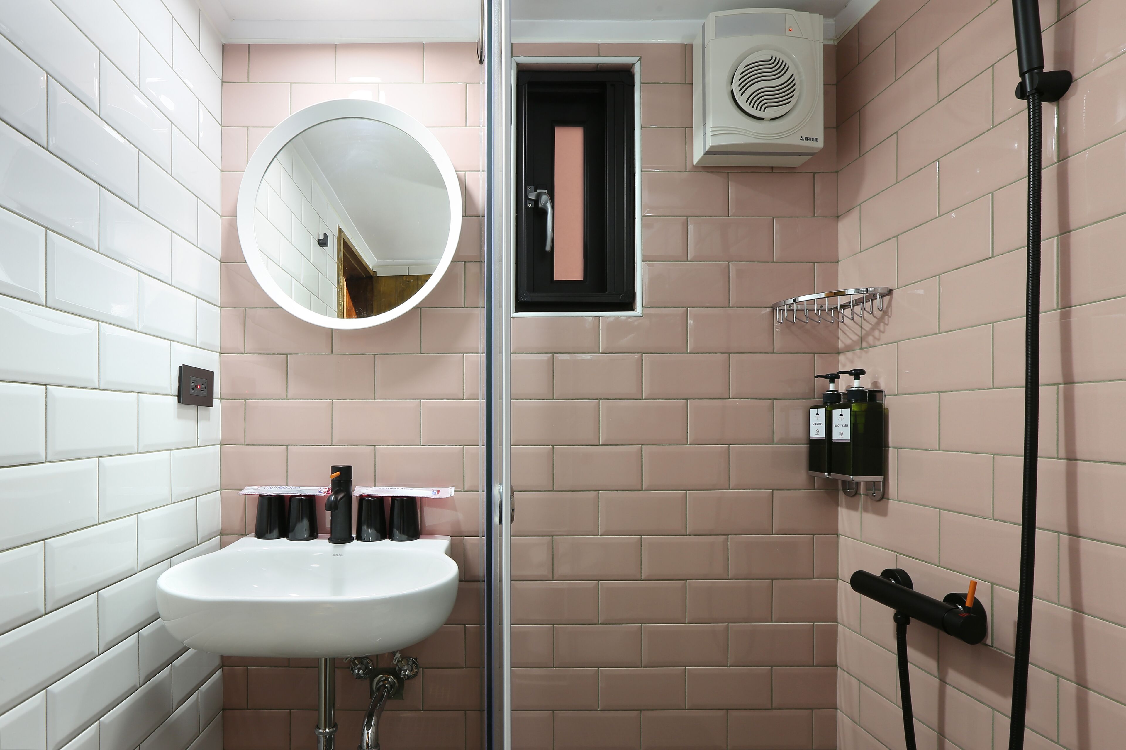 basic double room | bathroom | shower, free toiletries, hair dryer, towels