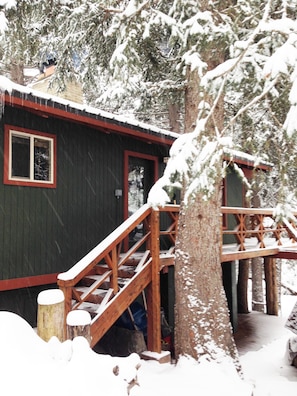 Terrace/patio - Treehouse by the Stream (Provo)