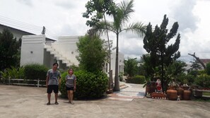 Superior King Bed (Luzern) | Garden view - Scenic Riverside Resort (Kamphaeng Phet)