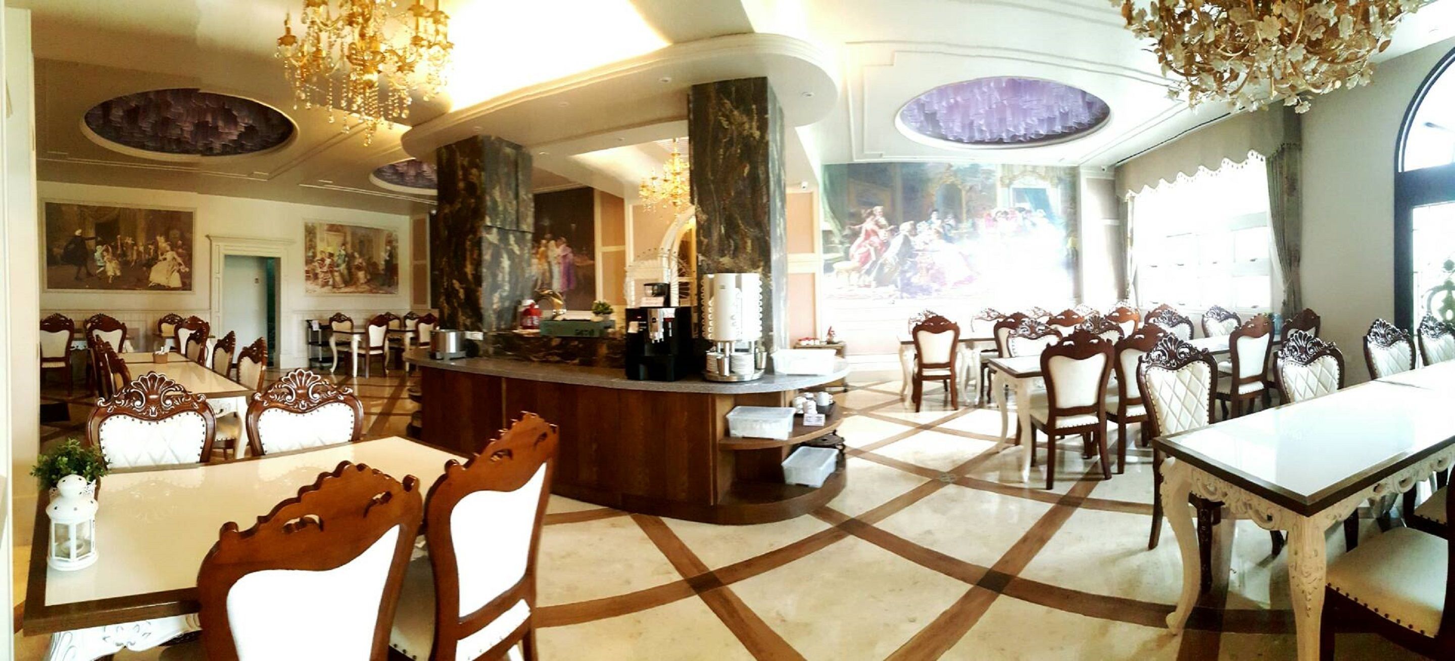 Desayuno continental diario (TWD 200 por persona)