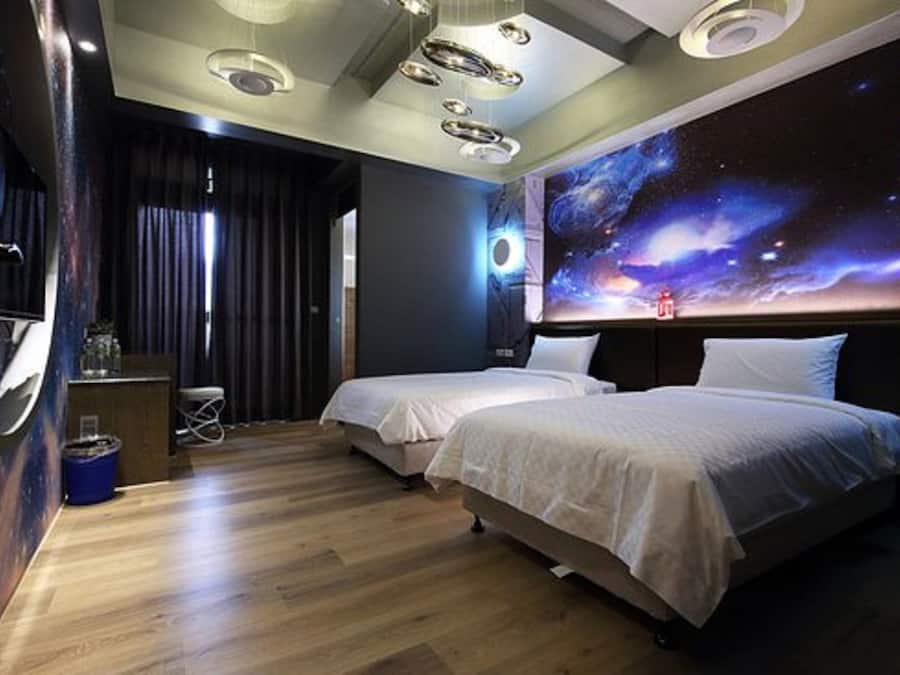 Standard Twin Room, Balcony | Free WiFi, bed sheets