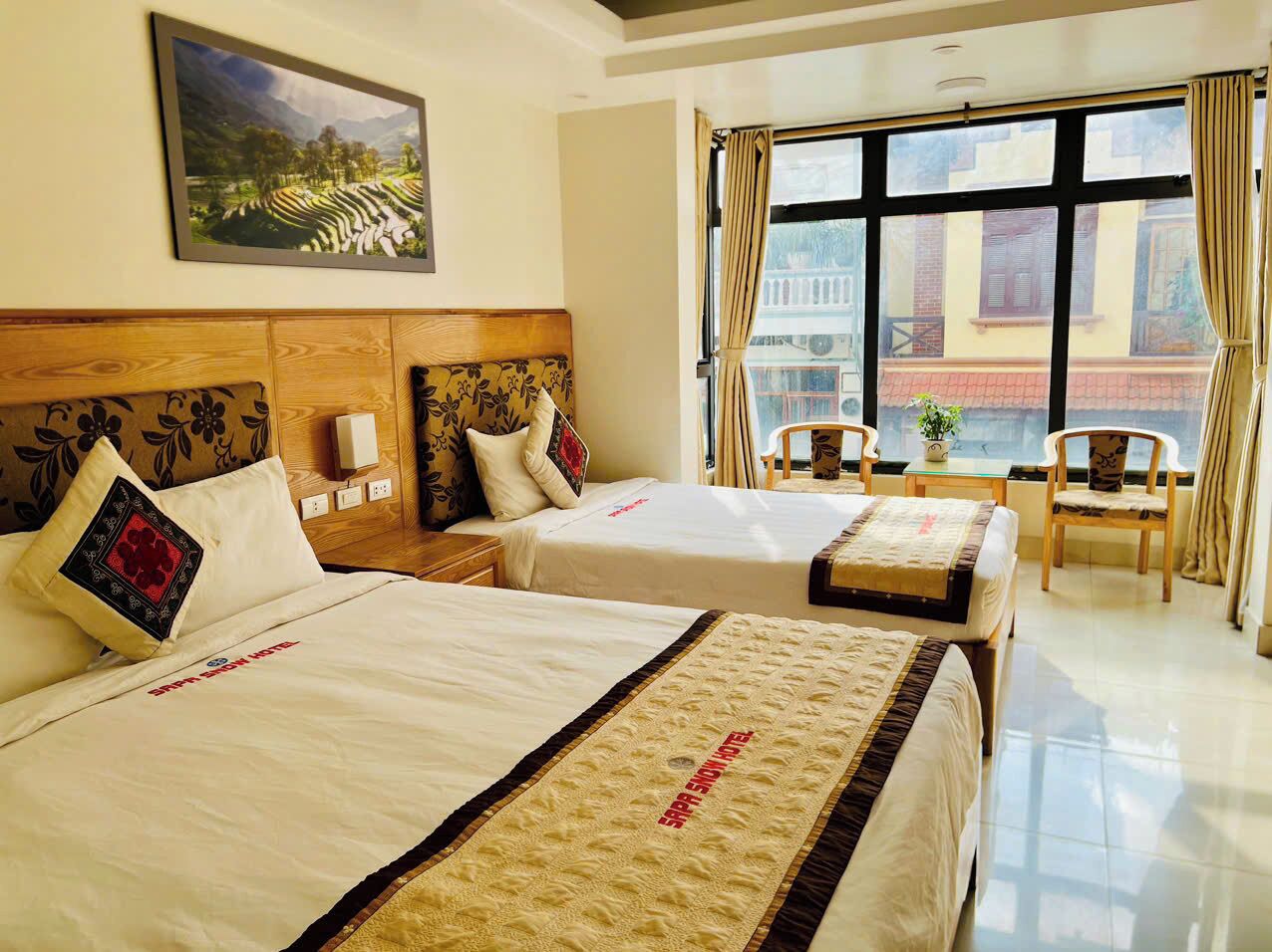 35-inch flat-screen tv with cable channels, tv