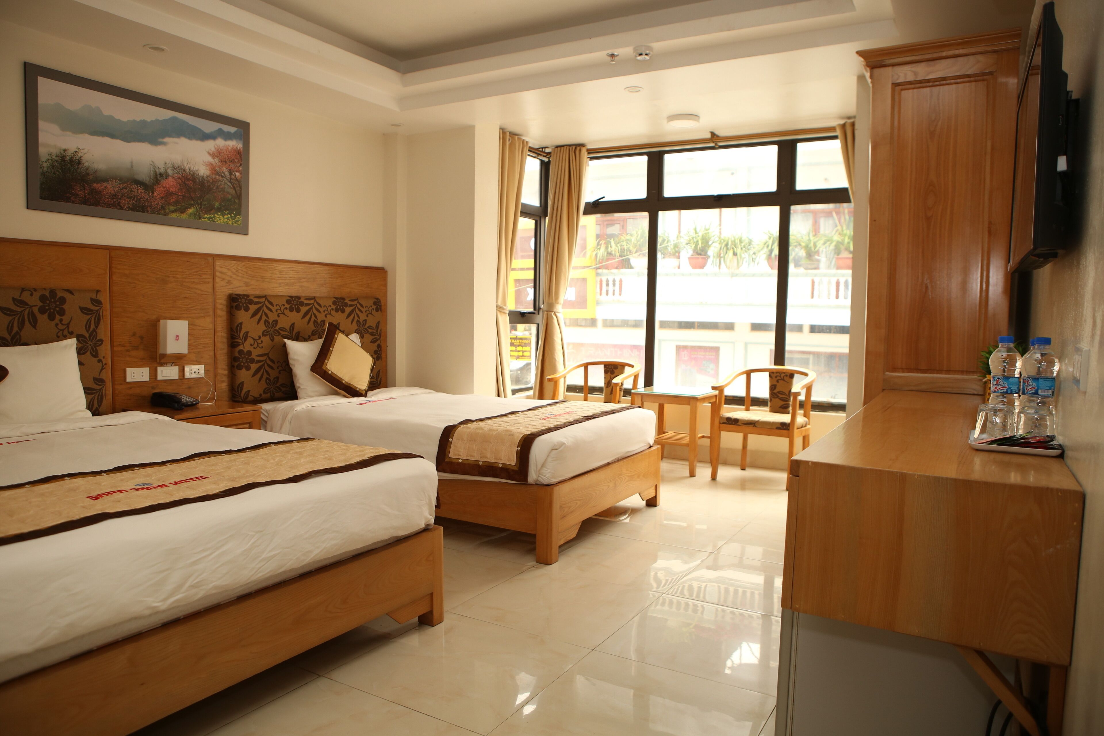 triple room with city view | street view