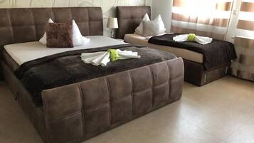 Minibar, Schreibtisch, schallisolierte Zimmer, Bügeleisen/Bügelbrett