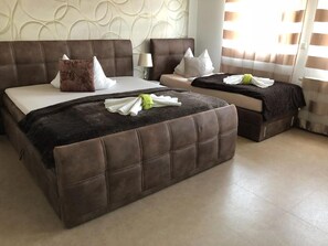 Minibar, Schreibtisch, schallisolierte Zimmer, Bügeleisen/Bügelbrett