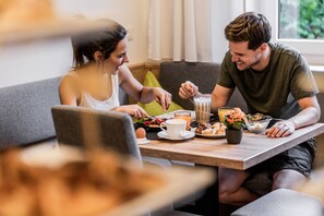 Desayuno buffet todos los días (con cargo)