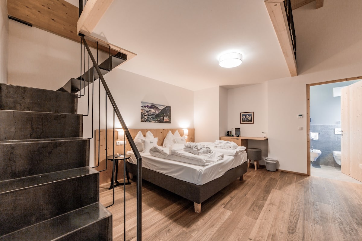 Studio Galerie, balcon, vue sur la montagne | Literie hypoallergĂ©nique, coffre-fort, systĂšme dâinsonorisation