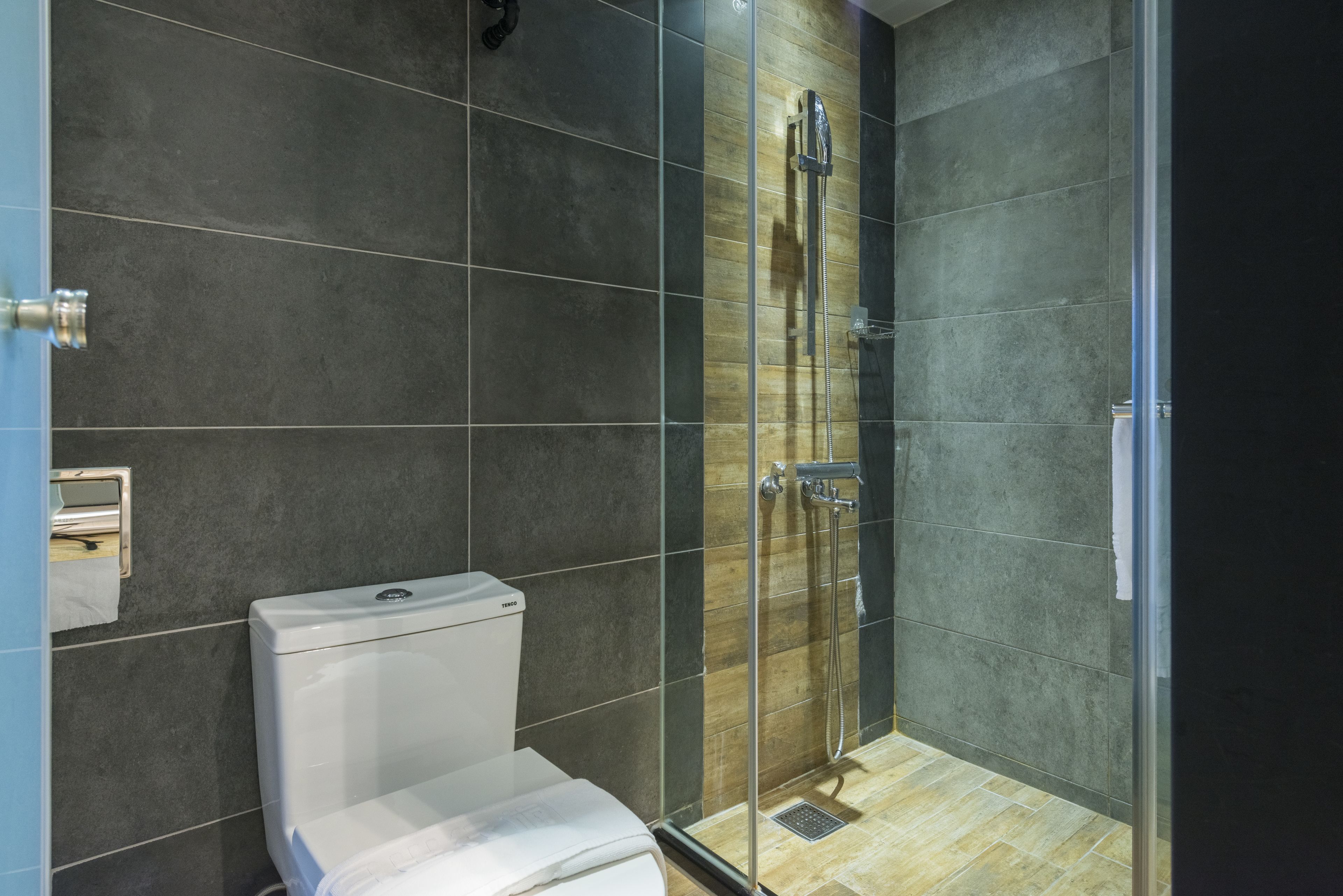 japanese room | bathroom shower