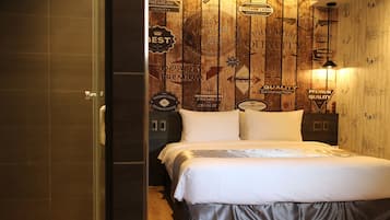 Desk, free WiFi, wheelchair access