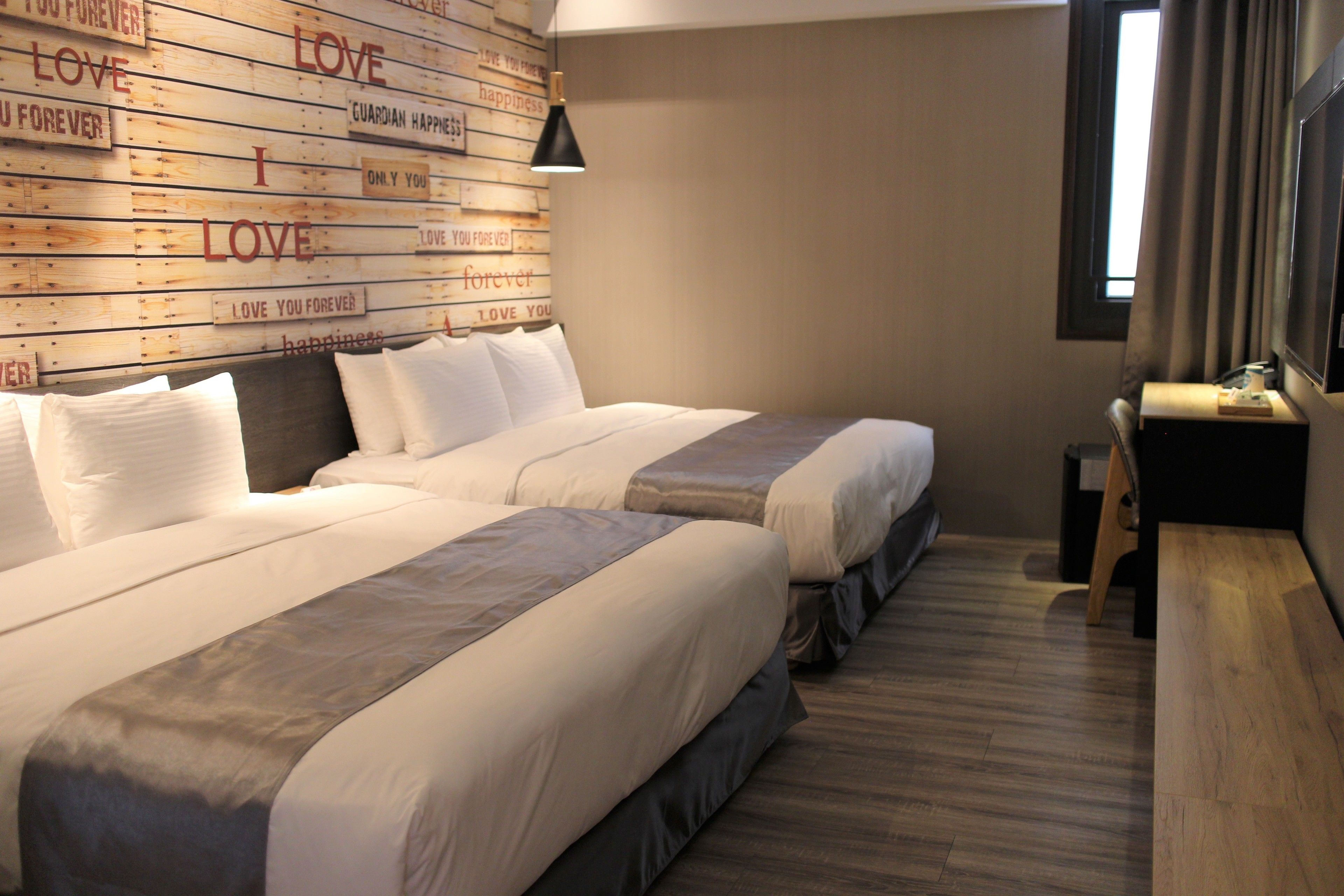 quadruple room | desk, free wifi, wheelchair access