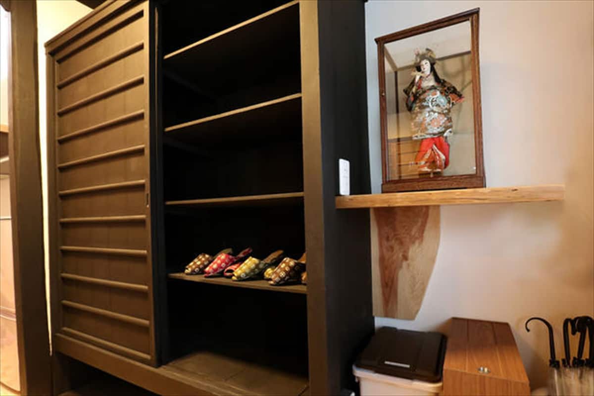 Standard Room, For 10 People | Interior entrance