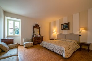 Minibar, in-room safe, desk, blackout drapes