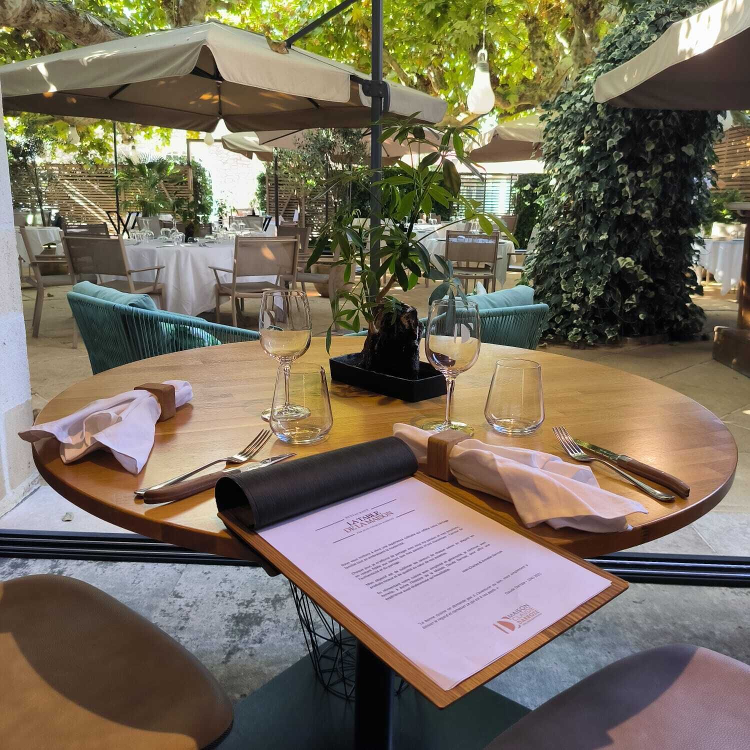 lunch, dinner served; french cuisine, al fresco dining