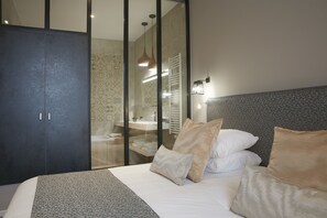 Free toiletries, hair dryer, towels - Hôtel Restaurant Claude Darroze (Langon)