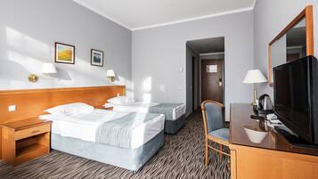 標準客房, 2 張單人床 | 迷你吧、客房內保險箱、書桌、隔音