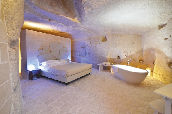 Sviitti | Ylelliset vuodevaatteet, untuvapeitot, memory foam -patjalliset sängyt